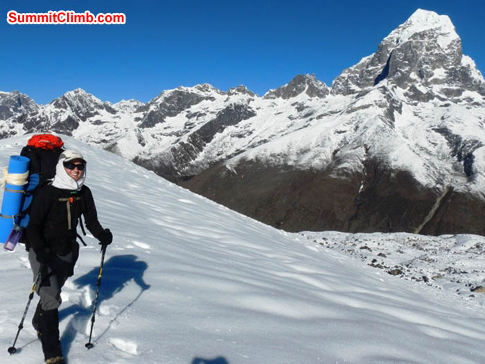 Maggie on the path to ABC. Mark van 't Hof Photo.