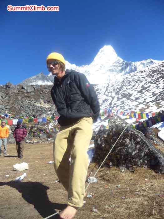 Relaxing at Basecamp. Photo Daniel Biner. 