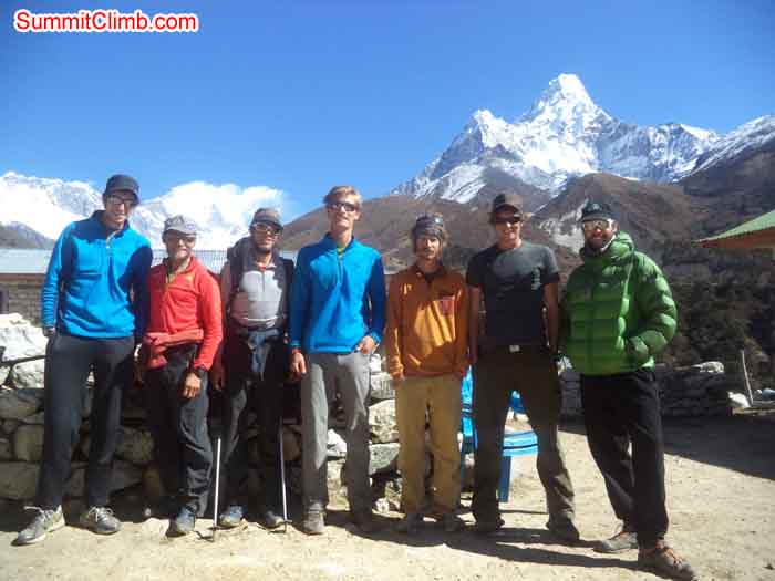 Group photo at Pangboche. Photo Daniel Biner.
