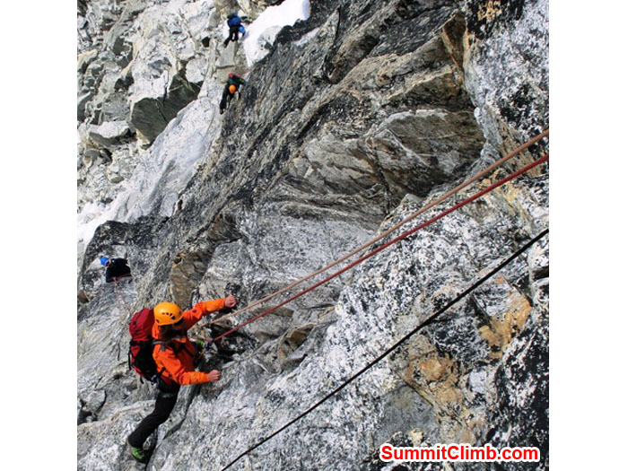 Maaike Braat in the grey tower. Please note the climbers in the background. Photo by Peter Worbs Maaike Braat in the grey tower. Please note the climbers in the background. Photo by Peter Worbs