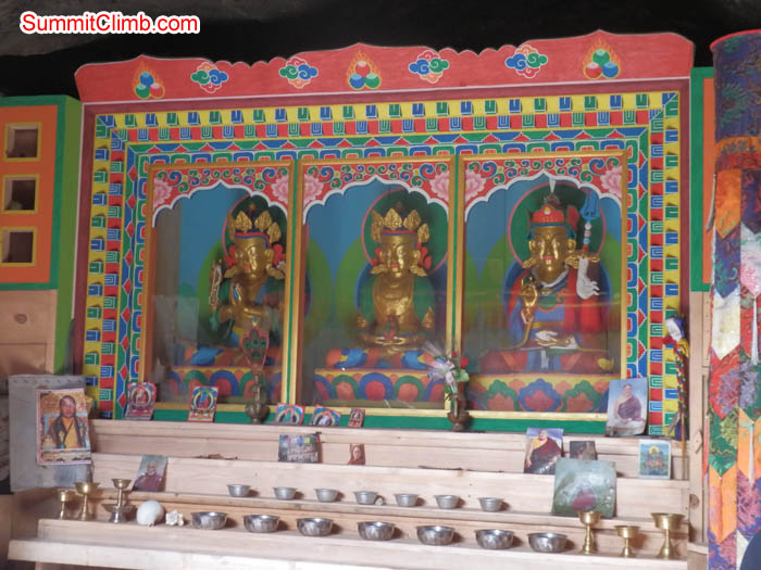 Budhish statue on the way to trek. Photo Susanne.