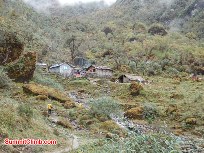 imageChetra Village camp at 4150 metres - 13612 feet. Photo by Susanne.