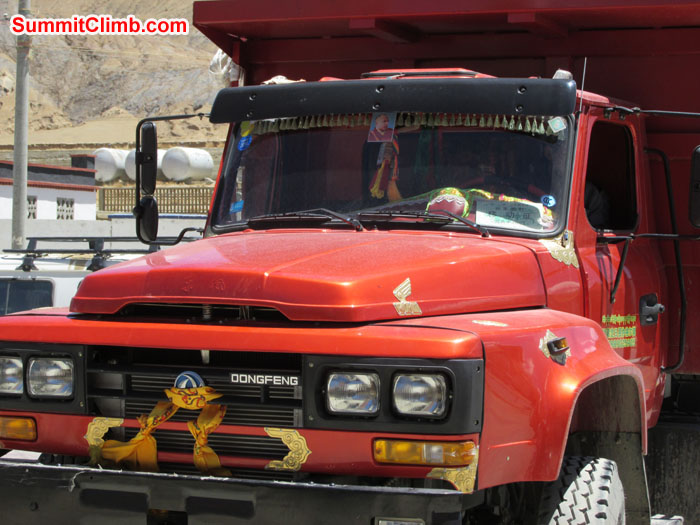 Trunk at Tingri at 4,300 meters/14,100 feet. Photo John & Debbie
