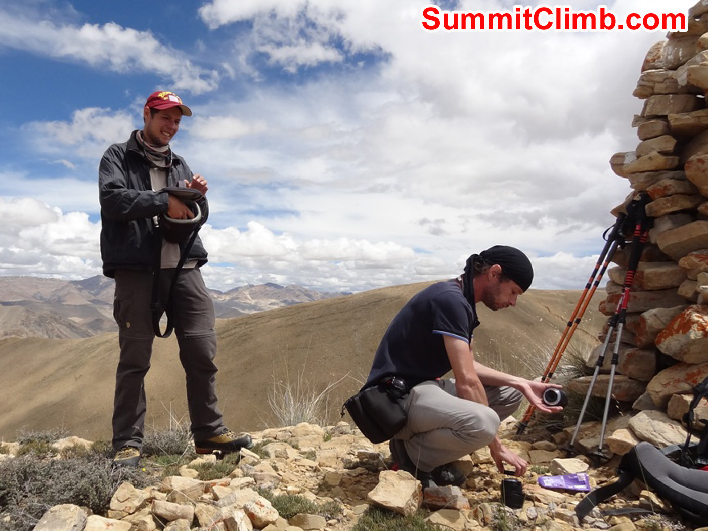 Another hiking above Tingri. Foto bz Uwe Werner