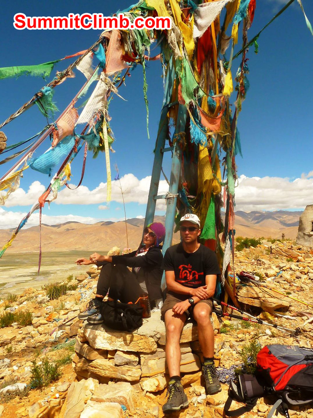 Acclimatization trek in Tingri 4,700m Marina and Uwe Photo by Christoph