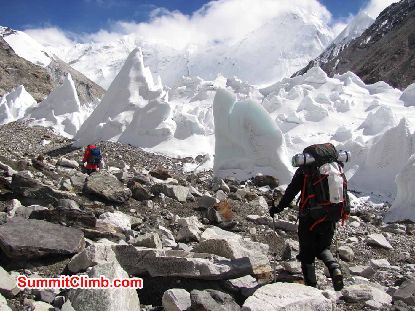 Steve Janke hinking to Camp .5 by Troy Bacon