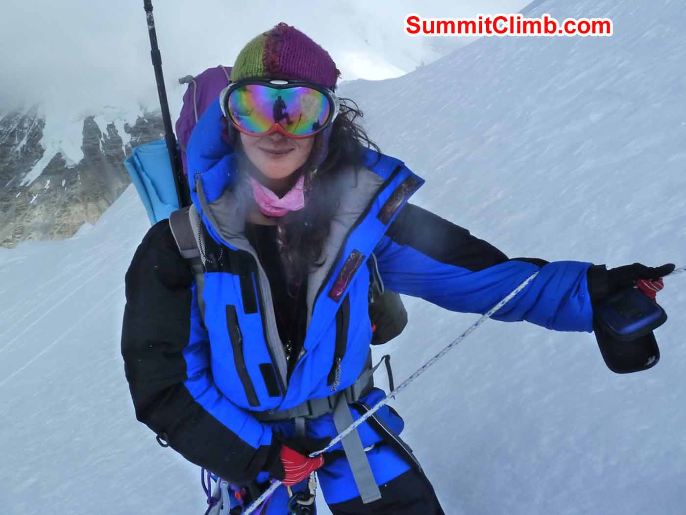 Marina Cortes abseils the fixed lines. Jangbu Sherpa Photo