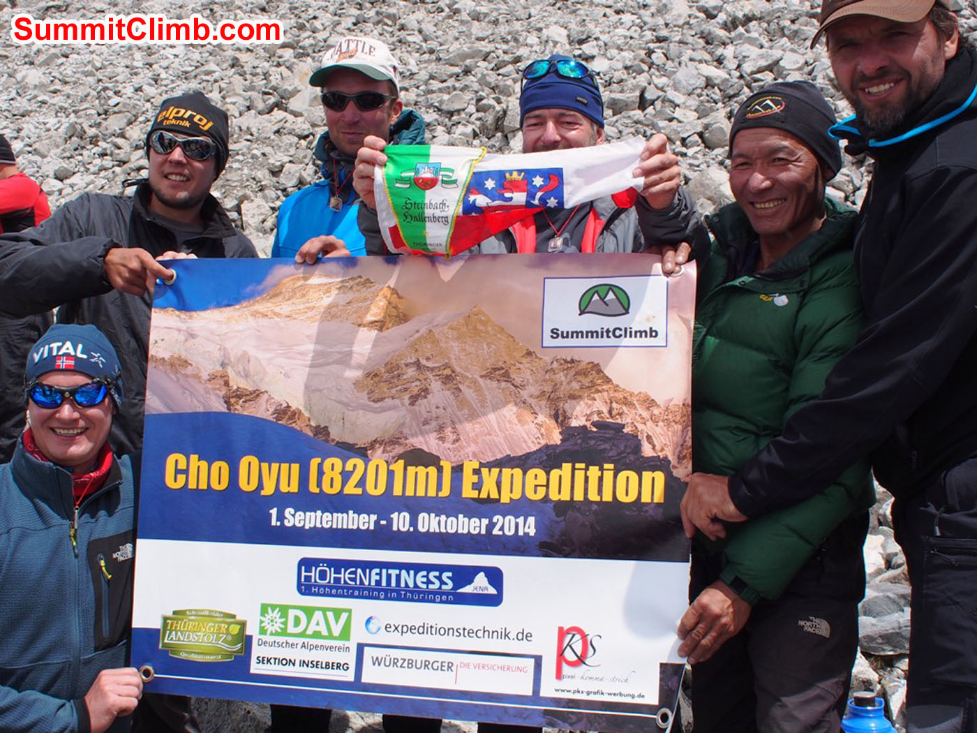 team Germany summiters and their flags. Alan Barclay Photo
