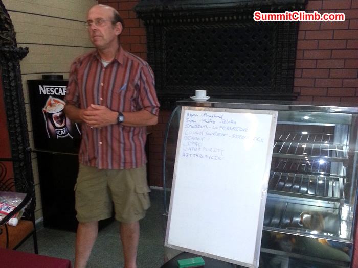 Dan breifing about Cho Oyu Expedition. Dan breifing about Cho Oyu Expedition.