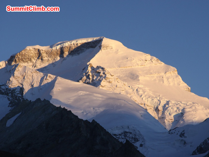 Cho Oyu glows during dinner in Gyepla. Matti Sunell Photo