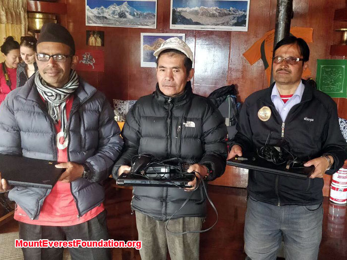 Enjoying day with Deboche team with Future monk