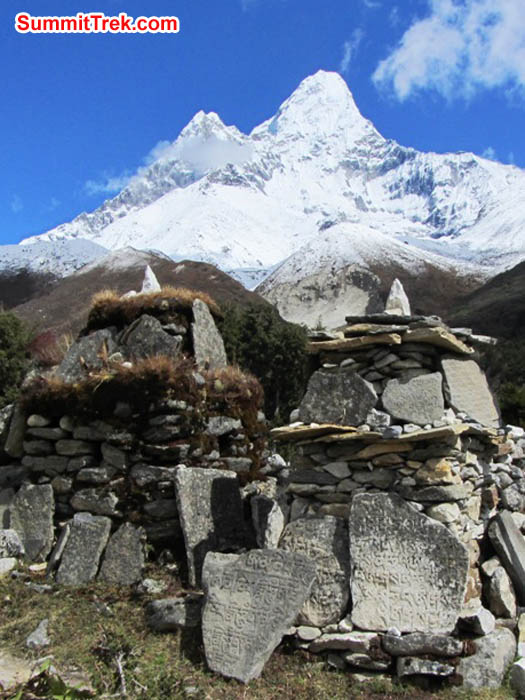Chortens and mani stones along the trail mirror Mount Ama Dablam. Photo Mark van 't Hof