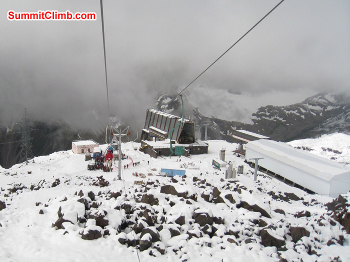 Top tram terminal (right) and bottom of ski lift to just below barrels