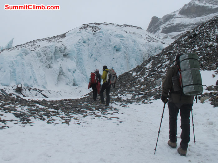 Member hiking up to ABC. Photo Chris Bailley.