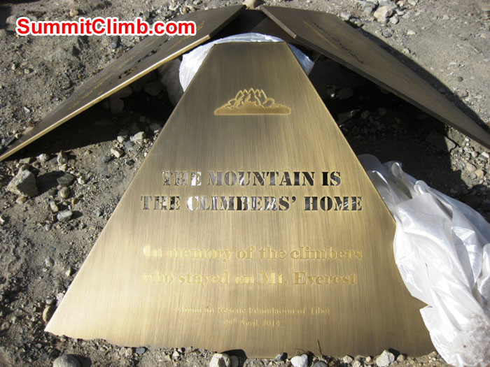 Plaque placed at Tibet Everest Basecamp in memory of Lives lost on 18 April 2014 and all climbers who have lost their lives on Everest &ldquo;The Mountain Is The Climbers Home. In Memory of The Climbers Who Stayed on Mount Everest&rdquo; &ndash; Photo Mia Graeffe