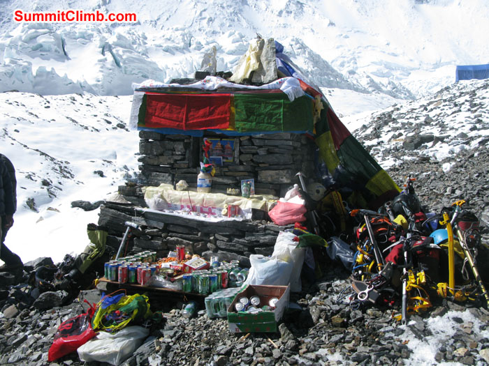 Preparing tea for Puja ceremony at  Everest Basecamp. Photo Rikke