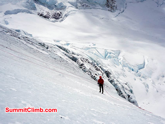 A view of the decent, repeling down Lhotse.