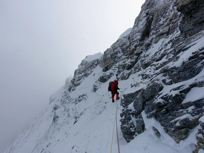 Climbers at 7.9 . Photo Hubert Klaus