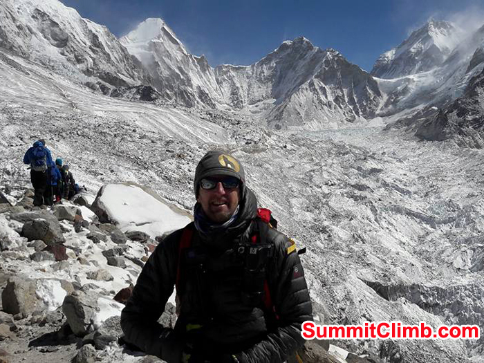 Glacier before reaching basecamp