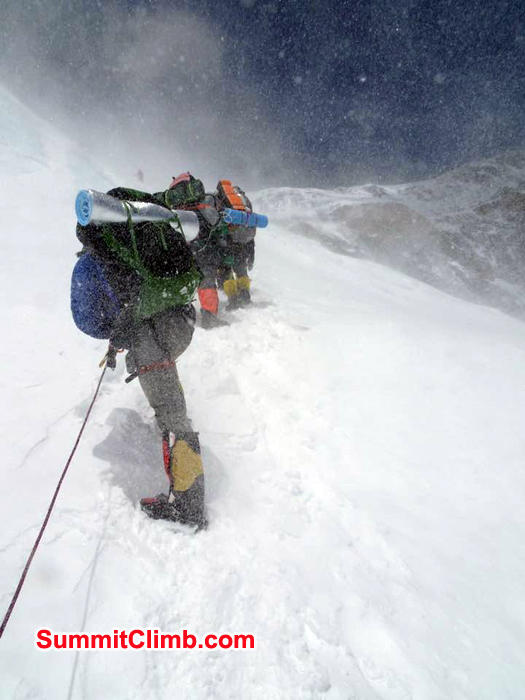 High wind while climbing up to Northcol