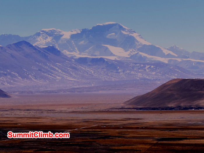 Mighty Mount Cho Oyu dominates the Tibetan plateau