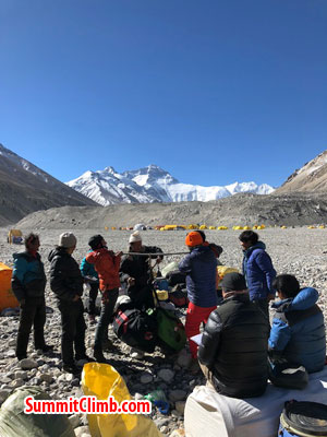 everest climb basecamp