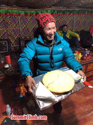 everest climb basecamp