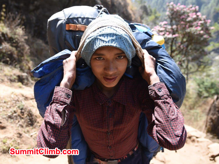 Porters carrying loads to namche bazaar