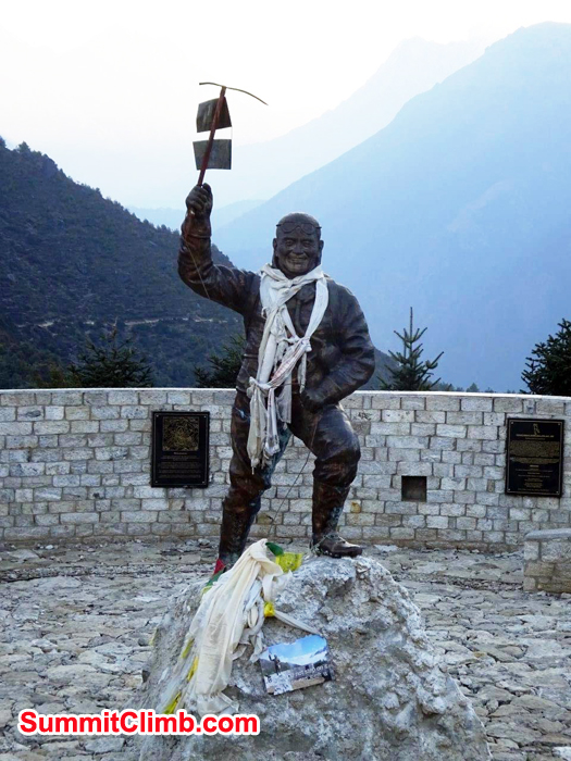 Statue of Tenzing Norgay. Photo Jeff Sorrel