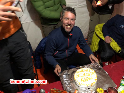 everest climb basecamp