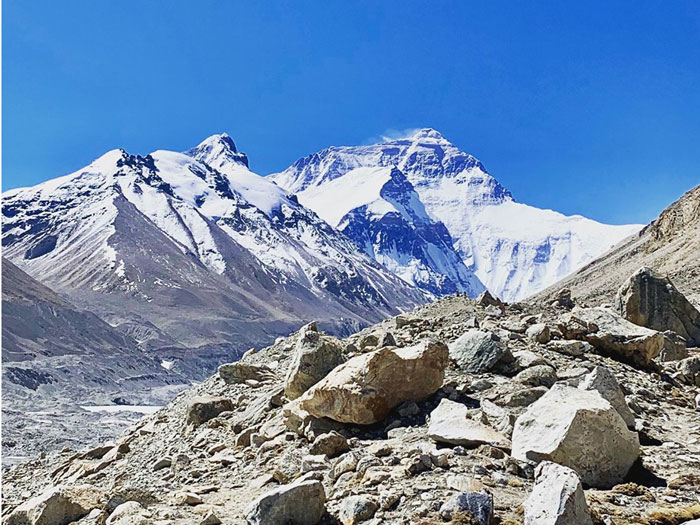 everest seen from northside