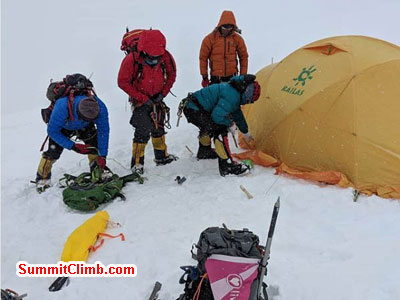 everest climb basecamp