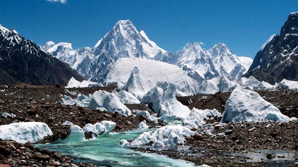 k2 trekking