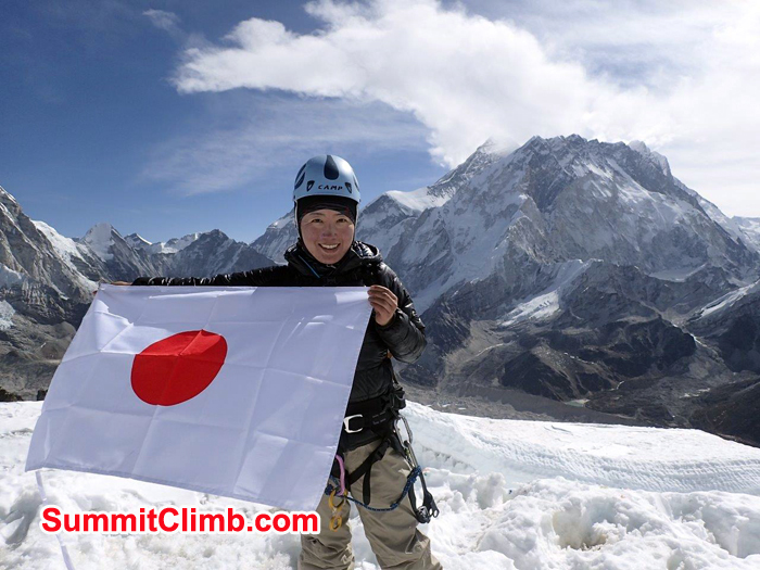Summit of Lobuche Michiko Eto with Japan flag