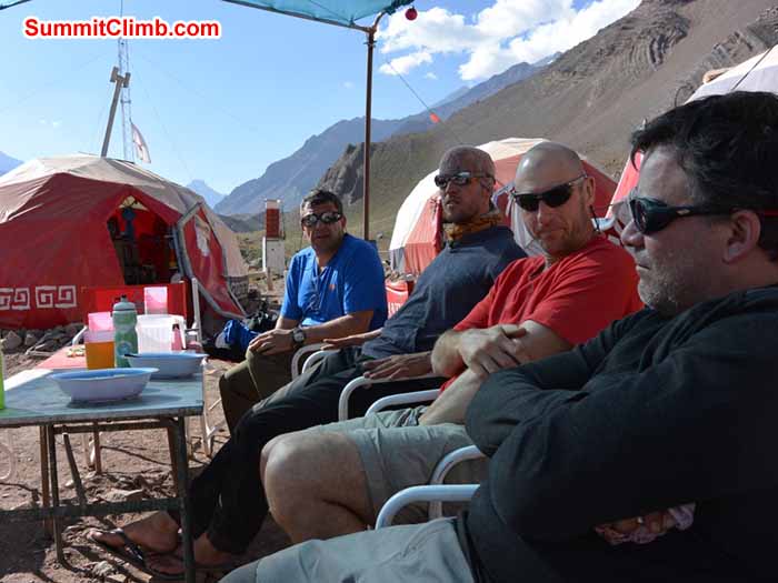 Chilling at Confluencia 3400m - Photo Mike Fairman