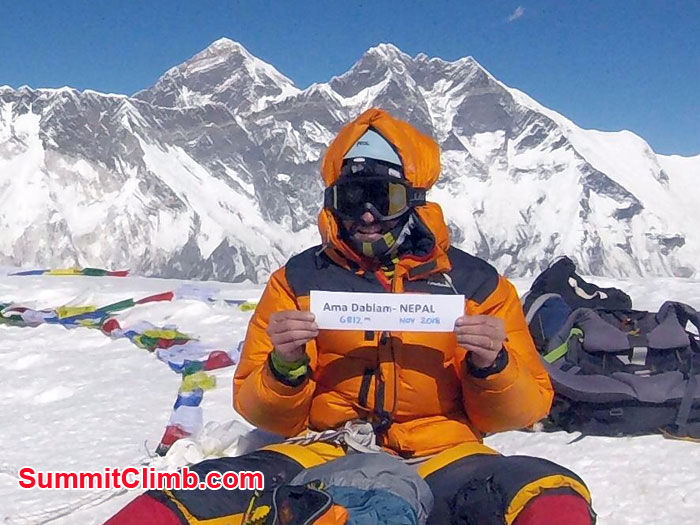 chris summit amadablam
