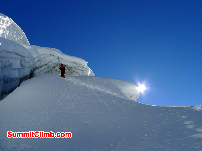 Crossing Amphu. Photo Kurt Blair