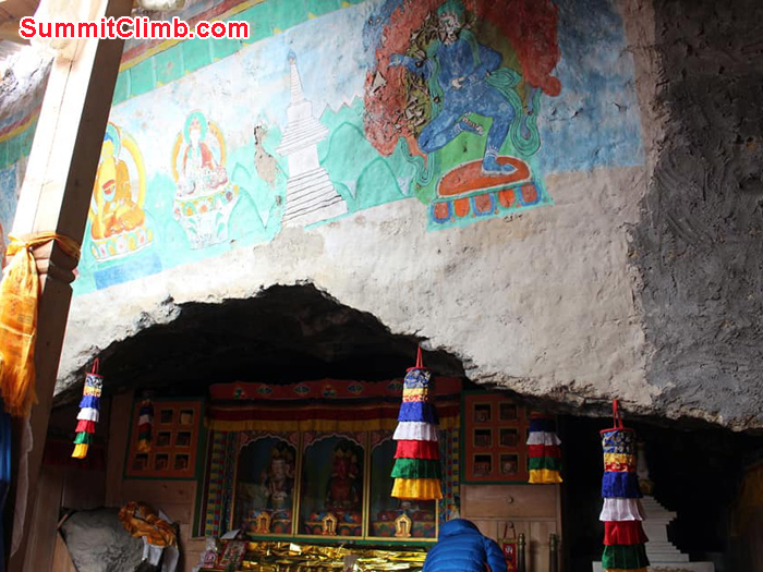 buddha statue and painting