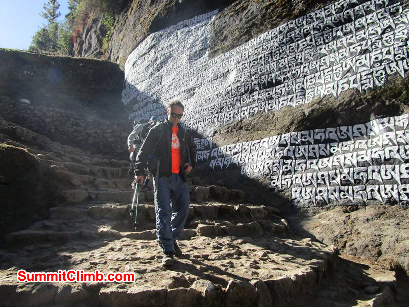 Pedro and the giant mani wall. Photo Meryl Lipman