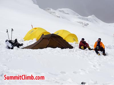 Members resting in camp 2. Photo Puwei L
