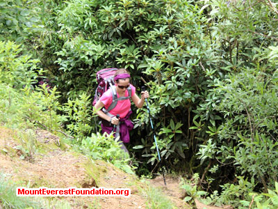 nepal volunteer trek, buddish temple