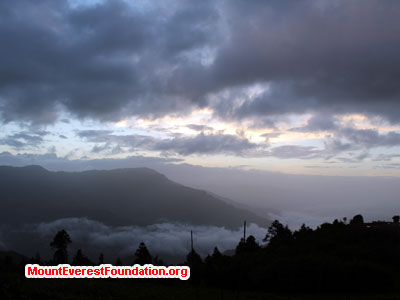 nepal volunteer trek, trekking