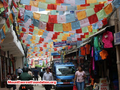 nepal volunteer trek