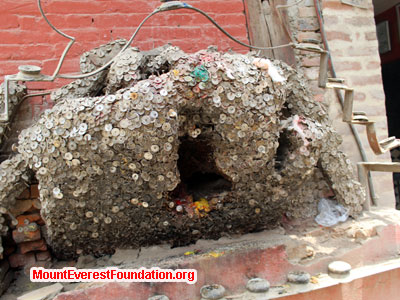 nepal volunteer trek